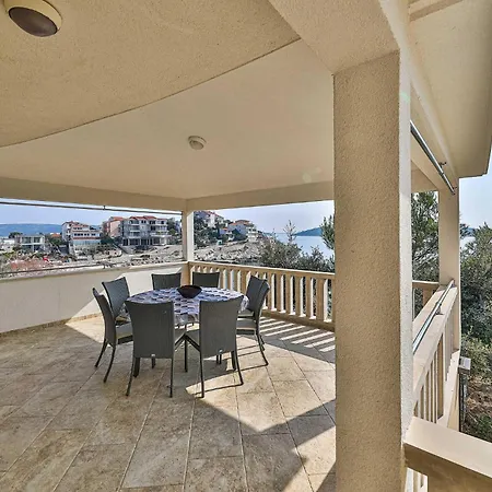 Lovely In With House Sea View *