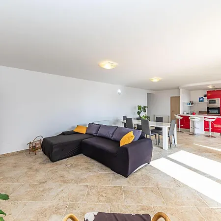 Hébergement de vacances Lovely In With House Sea View